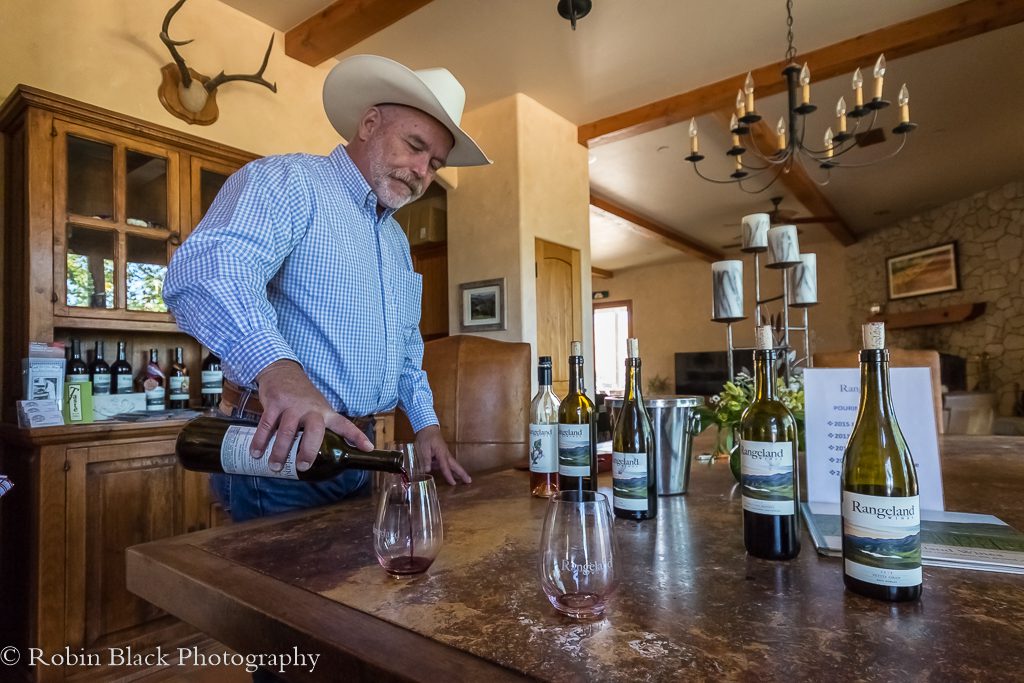 Laird Foshay pouring a flight of his wines
